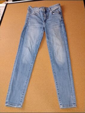 American Eagle Outfitters Light Blue Skinny Jeans